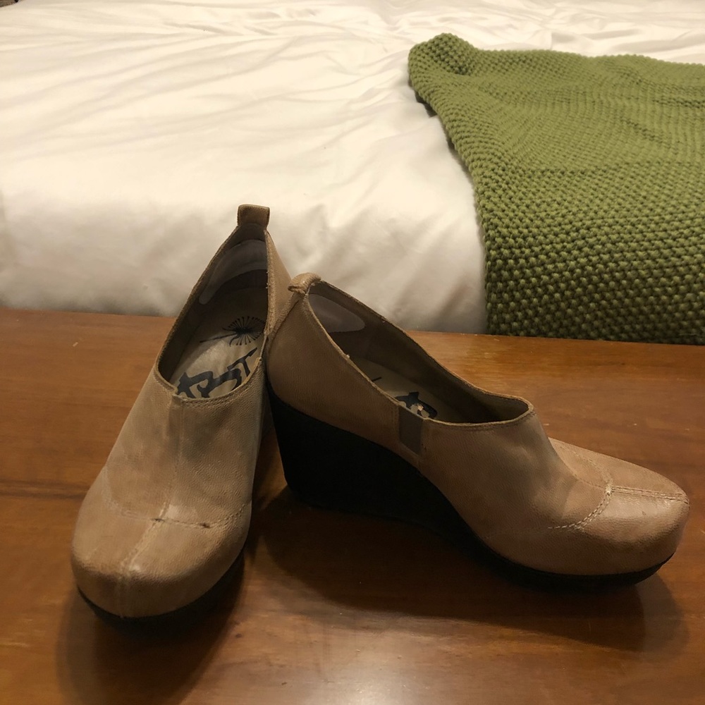 OTBT Camel Colored Shoes